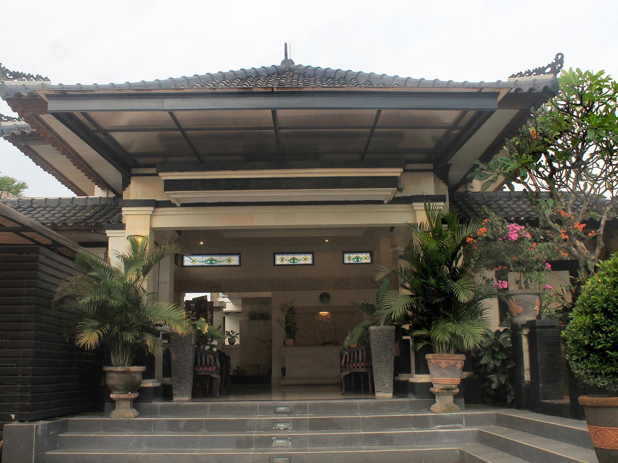 The Batu Belig Hotel & Spa Seminyak Exterior foto